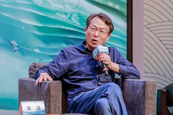 Writers share insights at Shandong conference