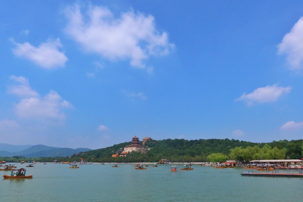 Visitors enjoy summer scenery at Summer Palace