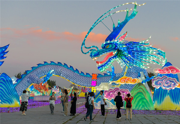 Hohhot city's summer night economy heats up 