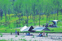 Camping boosts Shanxi's consumption market