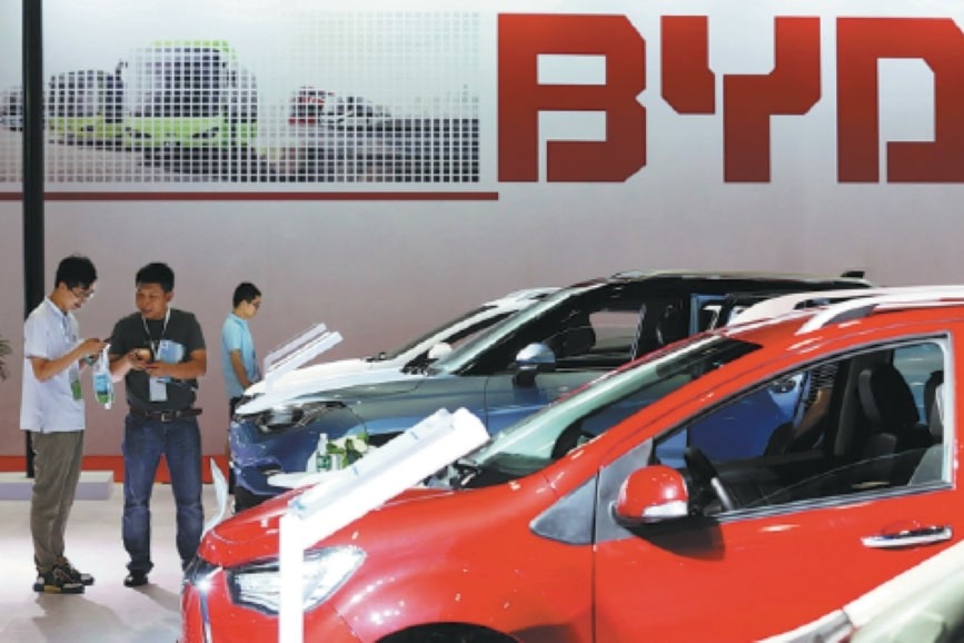 China's NEV industry speeds up for greener, smarter future