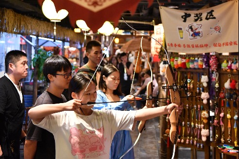 China sees travel surge on first day of Mid-Autumn Festival holiday