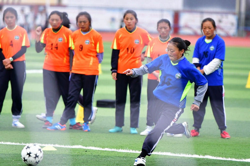 Soccer sparks passion in Tibetan middle school