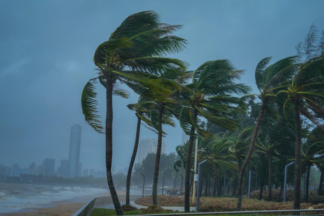 Super Typhoon Yagi makes landfall in Hainan