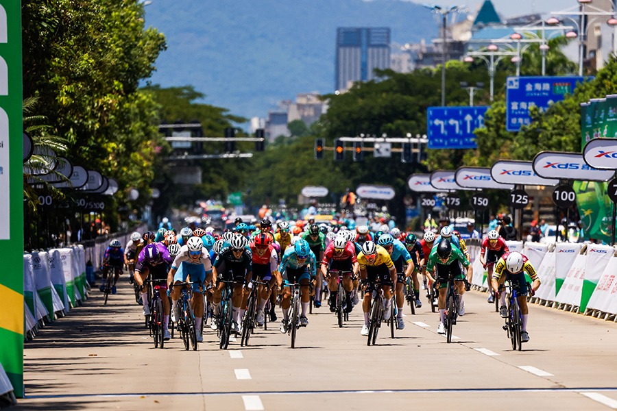 Global cyclists gather for Tour of Hainan 2024