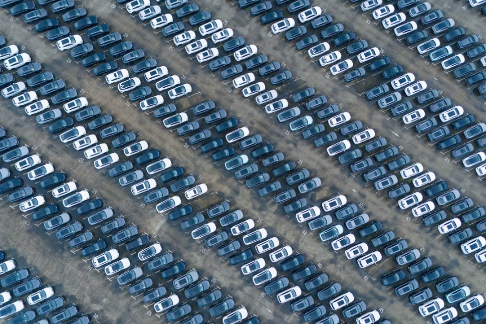 China considers to increase tariffs on vehicle imports