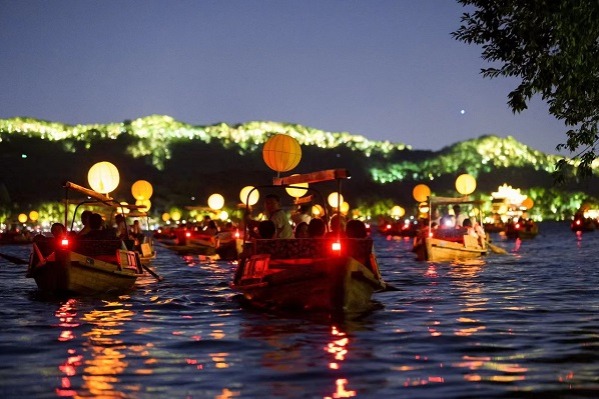 Hangzhou welcomes 3.8 million tourists during Mid-Autumn Festival