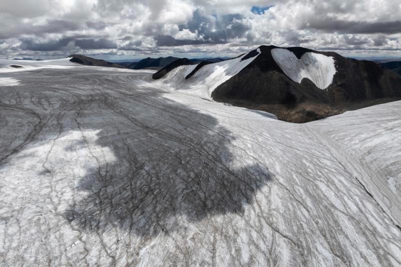 Scientists discover thickest glacier on Qinghai-Xizang Plateau