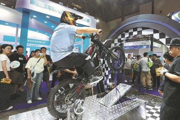 Motorcycle exhibition showcases cutting-edge tech