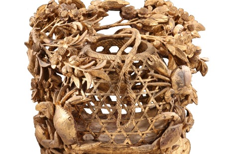 Gold-lacquered wood carvings of crab baskets from the Qing Dynasty