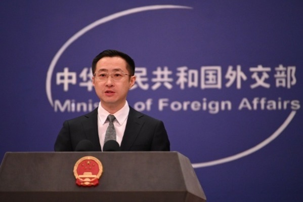 China to further optimize visa waiver policies: FM spokesperson