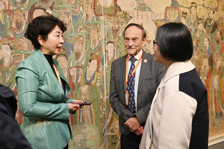 Yongle Palace mural art goes to Paris