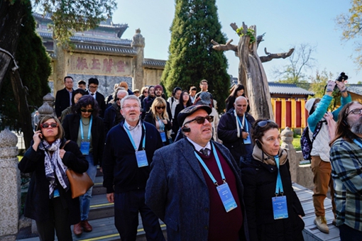 Classical studies scholars enchanted by Confucian culture