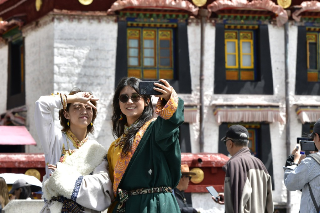 AI offers smarter solutions for Chinese tourists