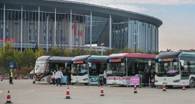 Shanghai optimizes public transport services for expats ahead of CIIE