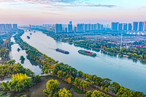 Autumn splendor along the Suqian section of the Grand Canal