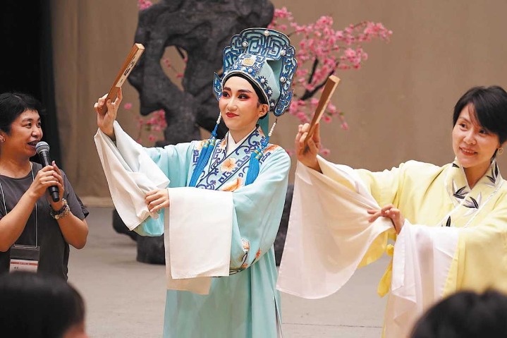 Japan's youth cherish China experiences