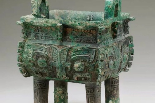 Hubei exhibition displays 3,000-year-old artifacts from across China