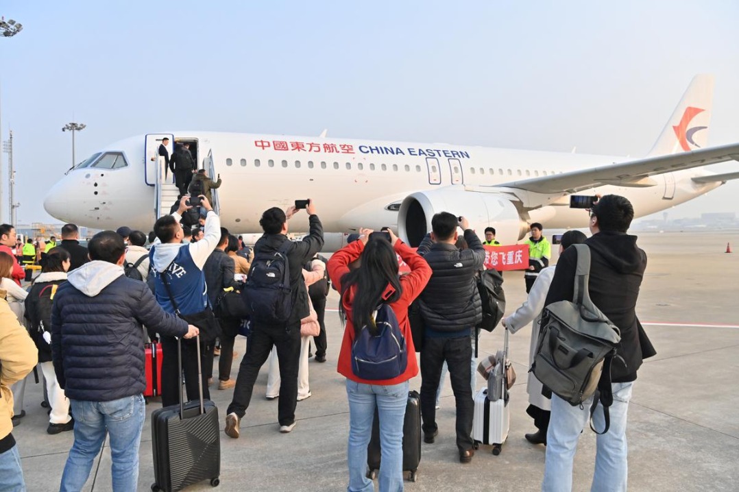 C919 airliner makes inaugural Chongqing flight