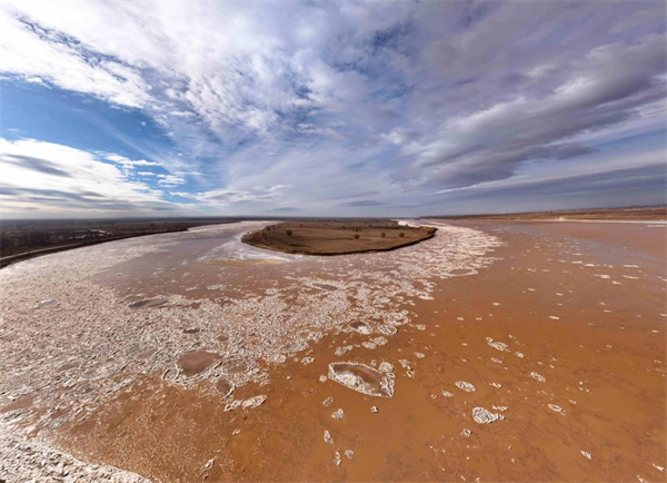 Spectacular ice floes appear on Yellow River