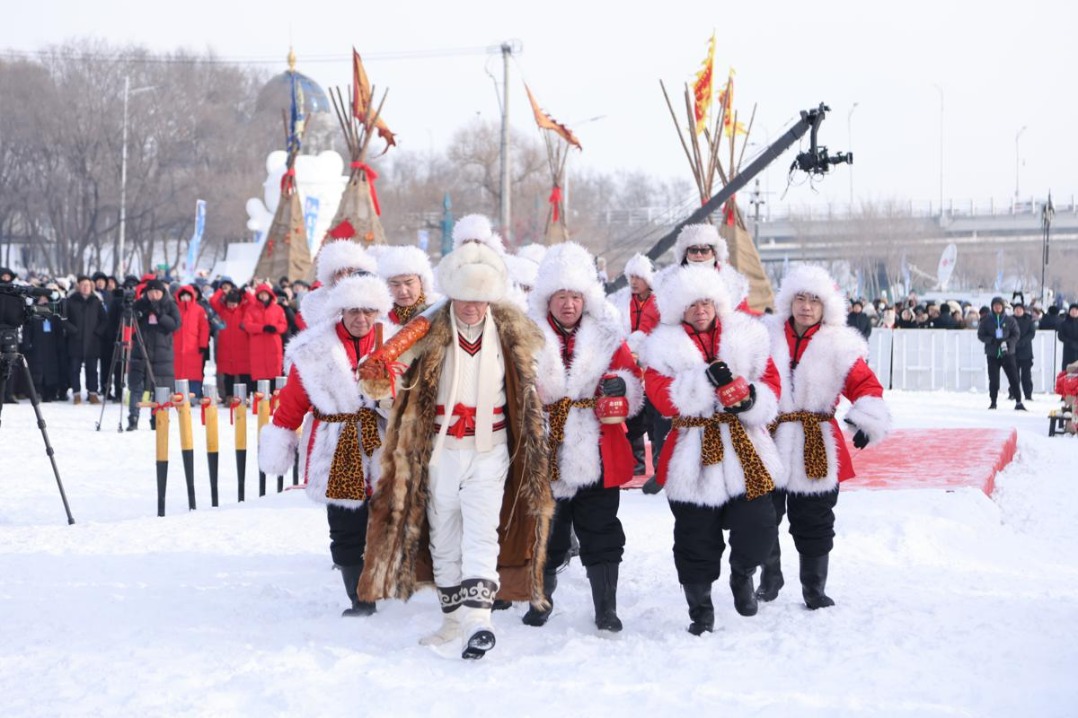 Thousands attend opening of ice harvest festival in Heilongjiang