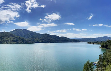 Discovering beautiful scenery of Wenzhou's Feiyun Lake