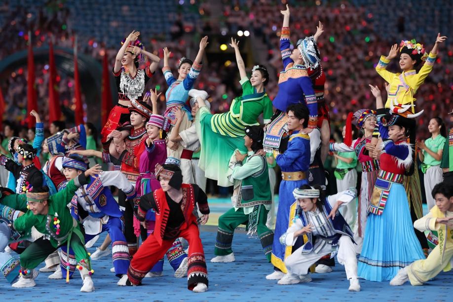 Over 5,000 artists open national games of ethnic minorities in Sanya