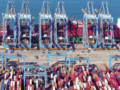 Container terminal sets record for efficiency