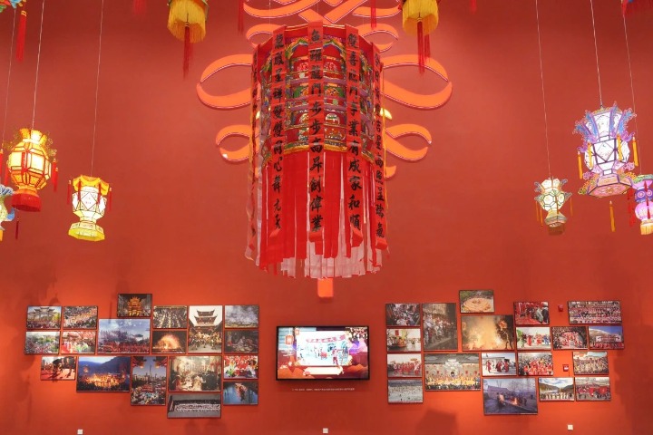 Spring Festival-themed exhibition ongoing in Beijing