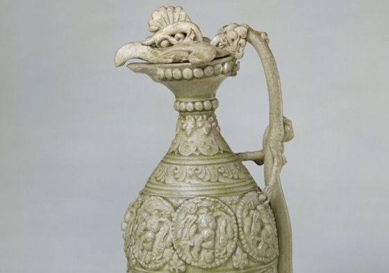 Celadon ewer decorated with phoenix head from the Tang Dynasty
