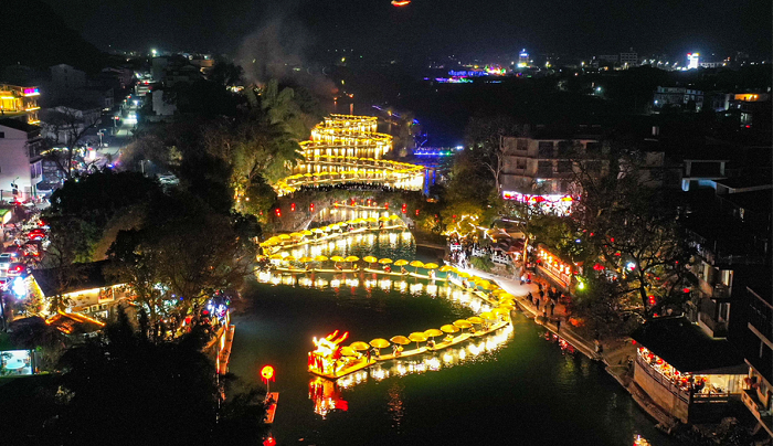 Annual fishing fire festival on the Lijiang River opens in Yangshuo