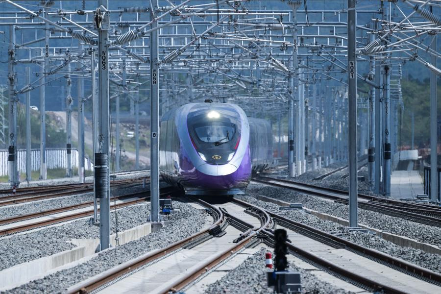 China's high-speed railways offer majority of passenger trips in 2024