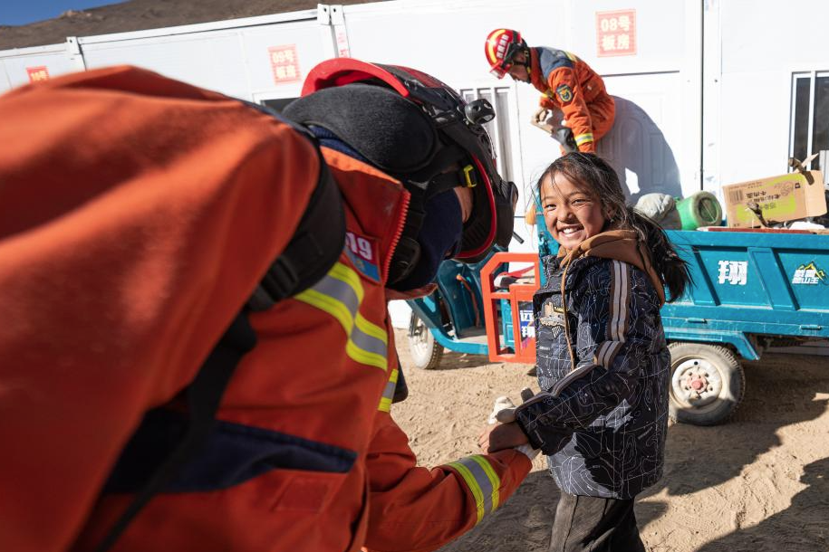 Resettlement work picks up to ensure safe and warm winter in quake-hit Dingri