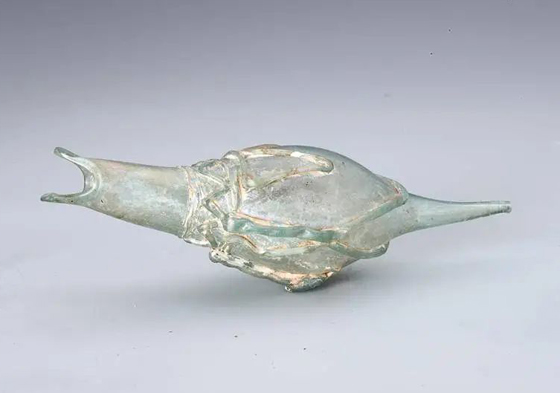 Duck-shaped glass vessel is evidence of East-West exchanges in 5th century