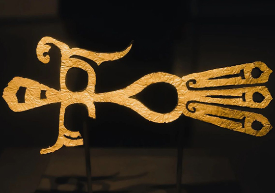 Unique bird-shaped gold ornament from Sanxingdui