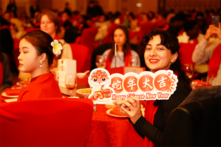 Global visitors gather in Wuhan to celebrate Chinese New Year