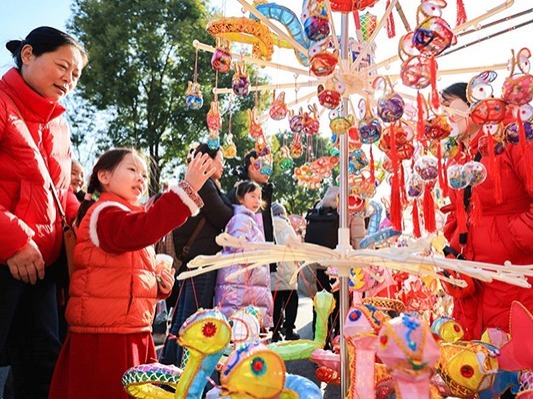 Figures see Spring Festival consumption spree