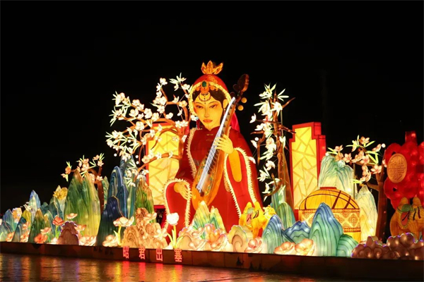 Dazzling lantern show lights up Chinese New Year in Hohhot