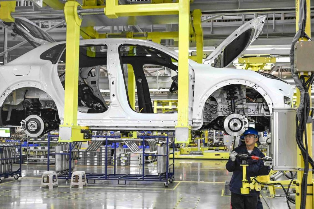 Chongqing boosting core industries