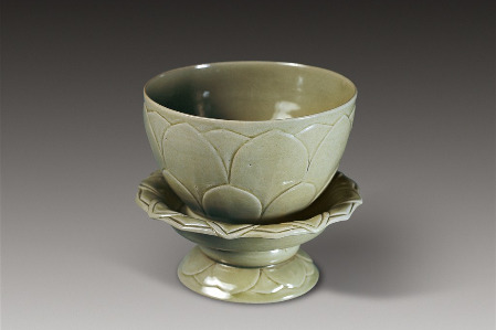 Benchmark of mise porcelain from Suzhou Museum