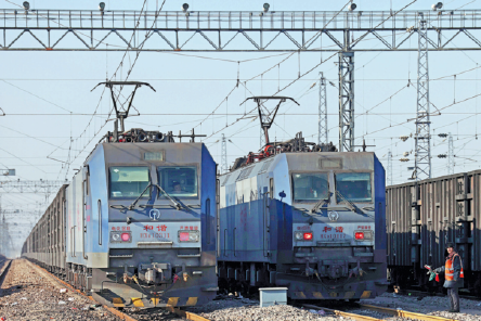 Heavy-haul trains safeguard winter warmth and national energy security