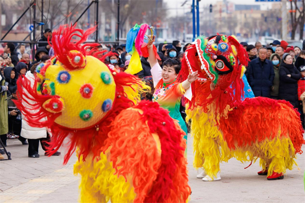 Togtoh celebrates Lantern Festival with vibrant folk performances