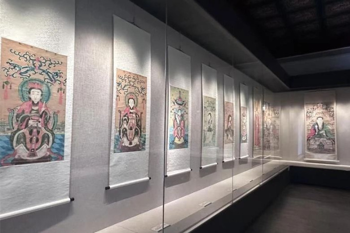 Shandong exhibition highlights ancient scrolls