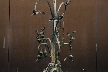 Massive bronze sacred tree from Sanxingdui site