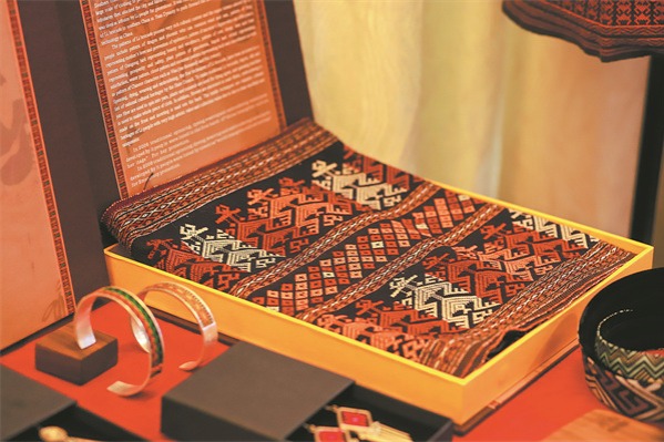 Ancient handicraft bucks gender norms