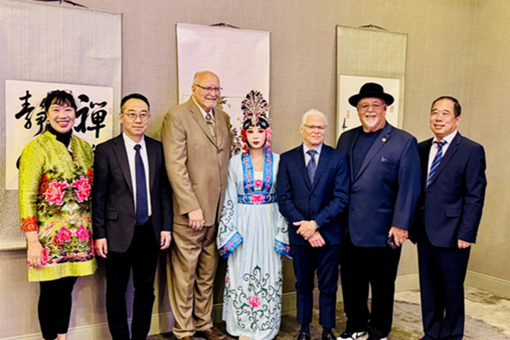 Heze peony charm at Chinese–UN Chinese day in LA