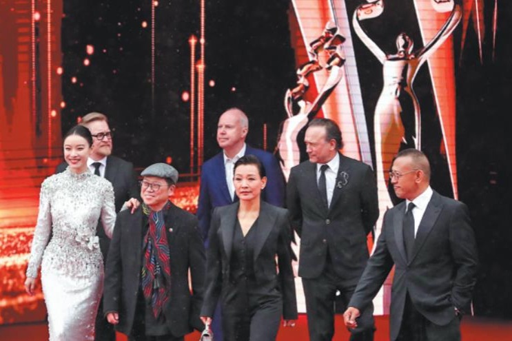 Beijing intl movie gala opens with sea of stars