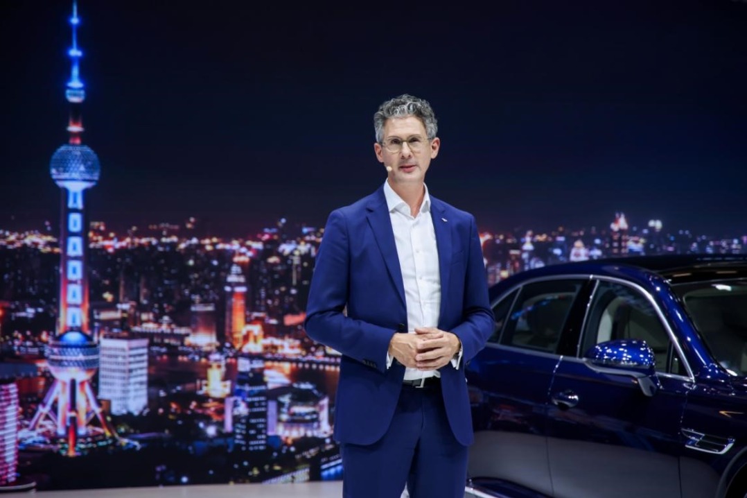 Bentley unveils new luxury models at Auto Shanghai