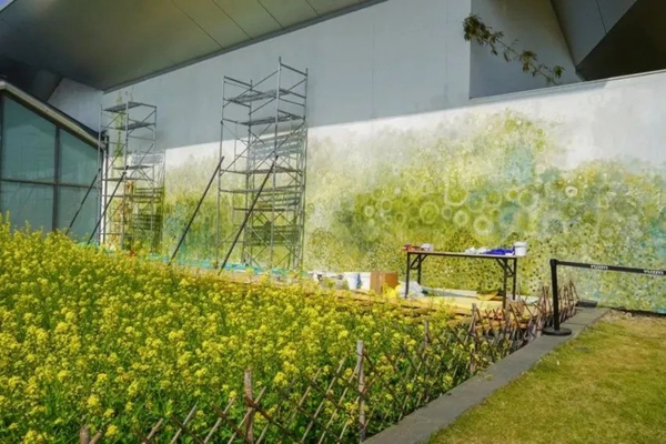 Indonesian artist transforms Shanghai Panlong Tiandi with enchanting outdoor art