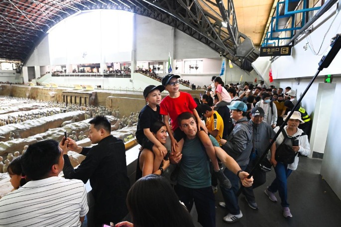 Holiday spurs tourism, retail spending